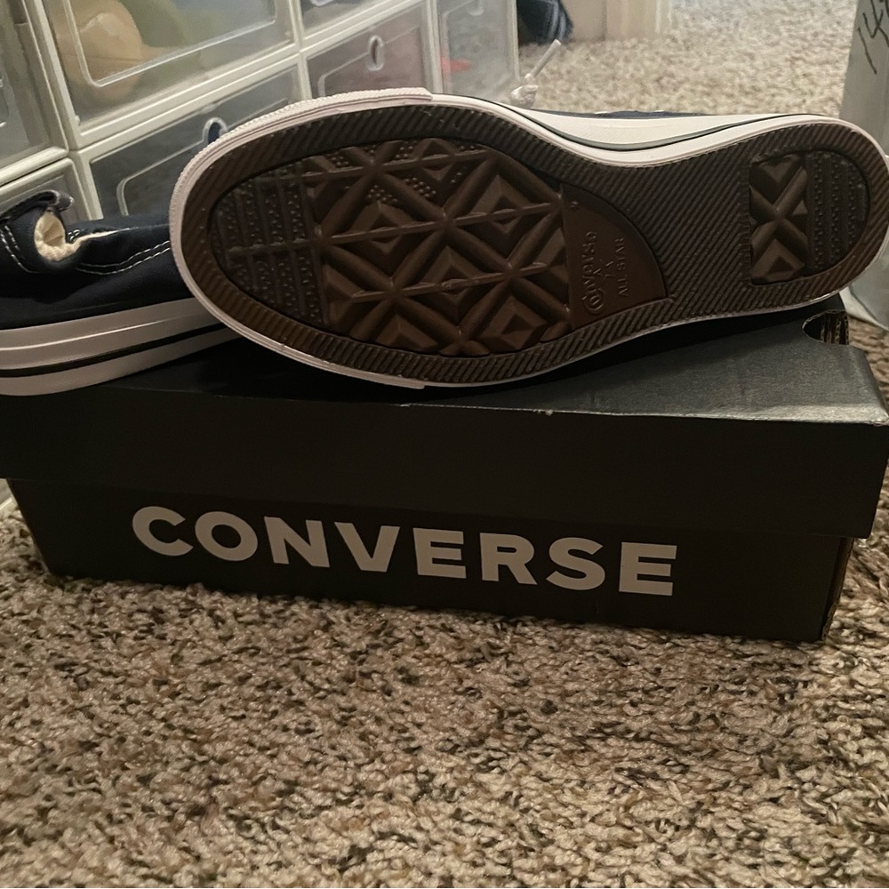 Converse - Picture 2 of 3